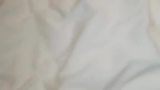 金发美少女用超大假屌插小穴自慰高潮