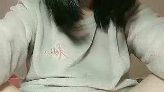 趁老婆出差把店里气质性感的大胸美乳领班美女带到酒店啪啪