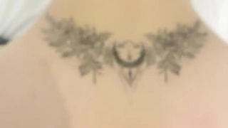 扎着两个辫子高颜值网红妹子